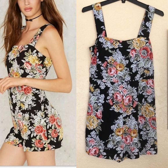 Honey Punch Floral Romper size M - Picture 1 of 10